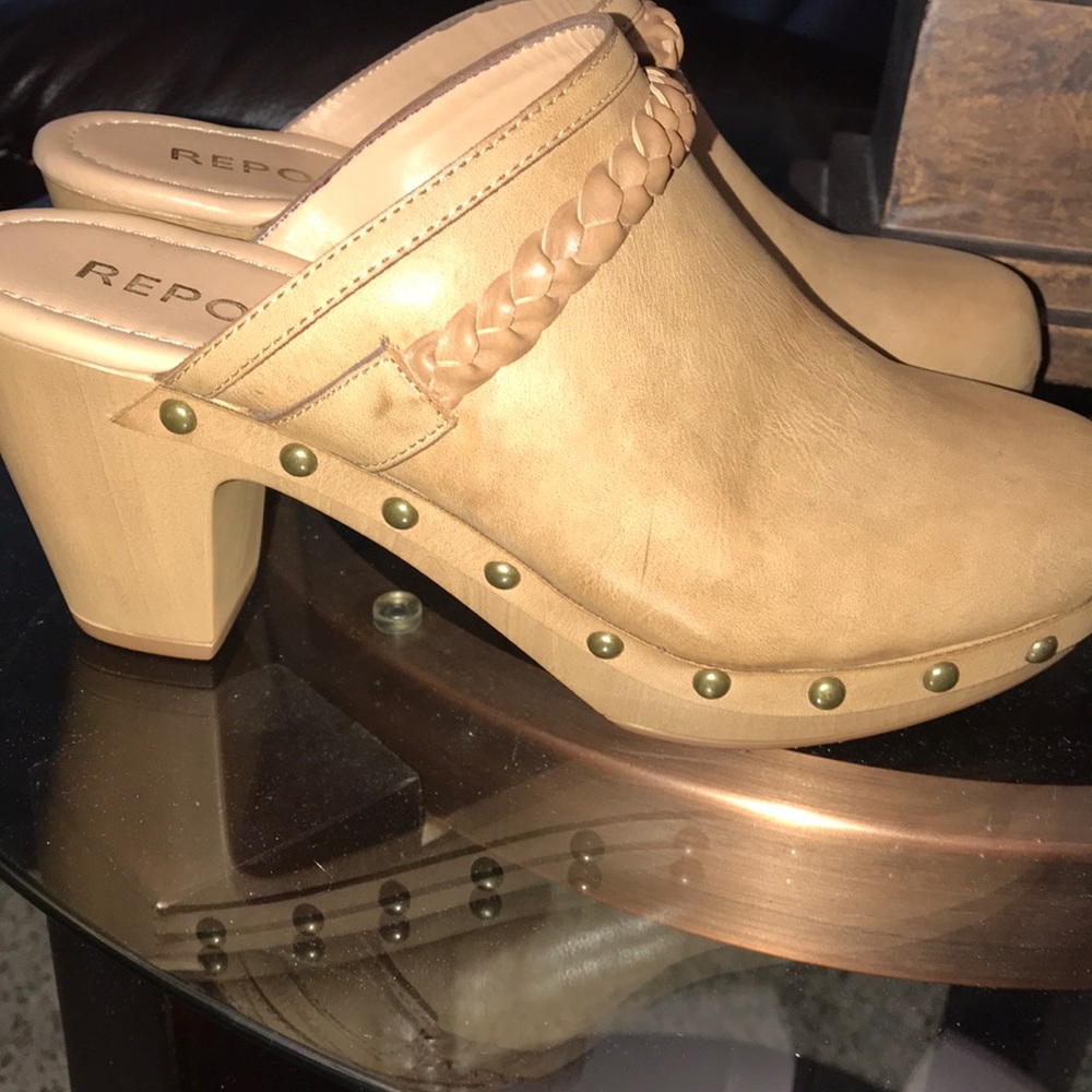 Clogs